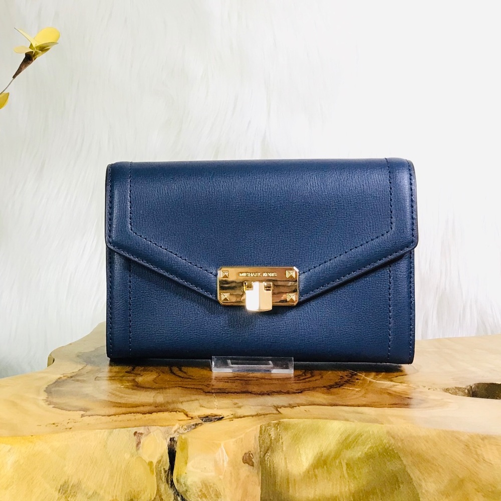 Michael Kors Kinsley Medium Wallet Crossbody Bag